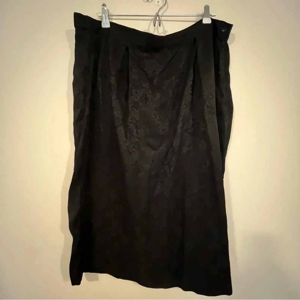 ☀️VTG ARGENTI 100% Silk Black Floral Midi Slip Skirt